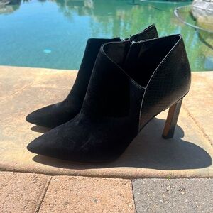 Vine Camute heel bootie size 9